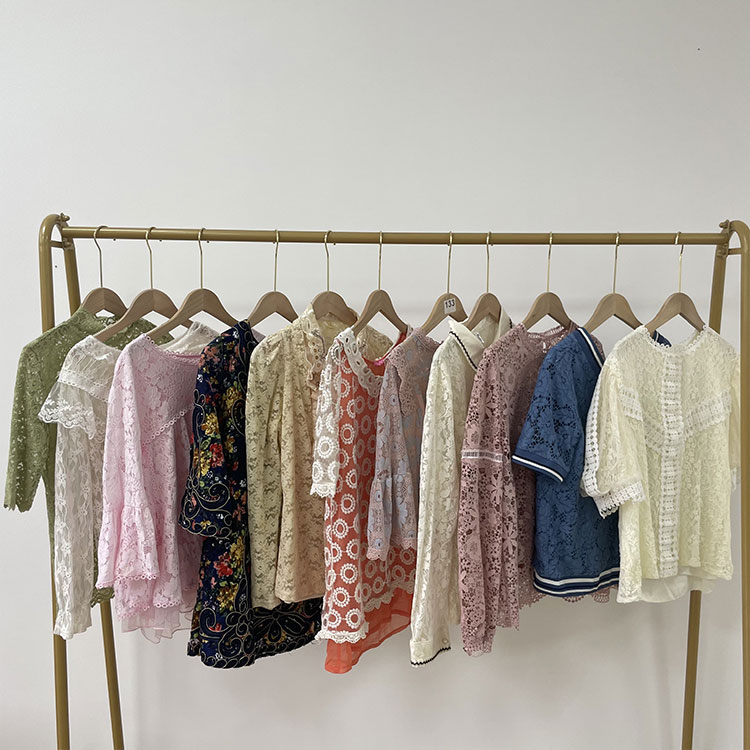 Tops de encaje usados ​​para mujer