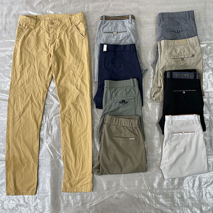 Pantalones de algodón de hombre usados